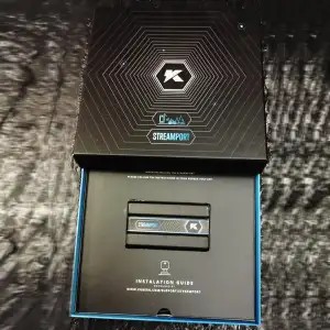 Kuberg Wi-Fi adapter w pudełku prezentowym